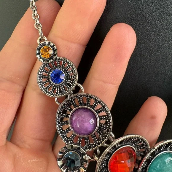 Rhinestone crystal statement bib necklace silver toned - Picture 6 of 12